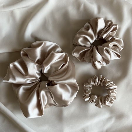 Zestaw trzech kremowych gumek do włosów BoMoye