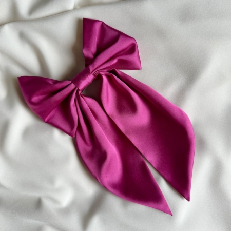 Jedwabna różowa kokardka do włosów