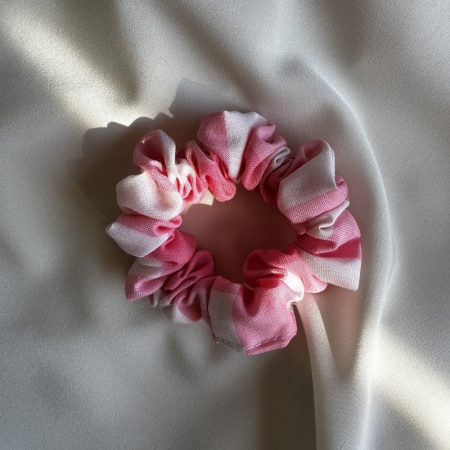 Scrunchie w kratę dla dziewczynki