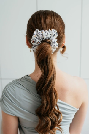 gumka do włosów scrunchie w kwiatuszki