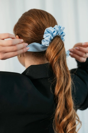 gumka do włosów baby blue z wstążką