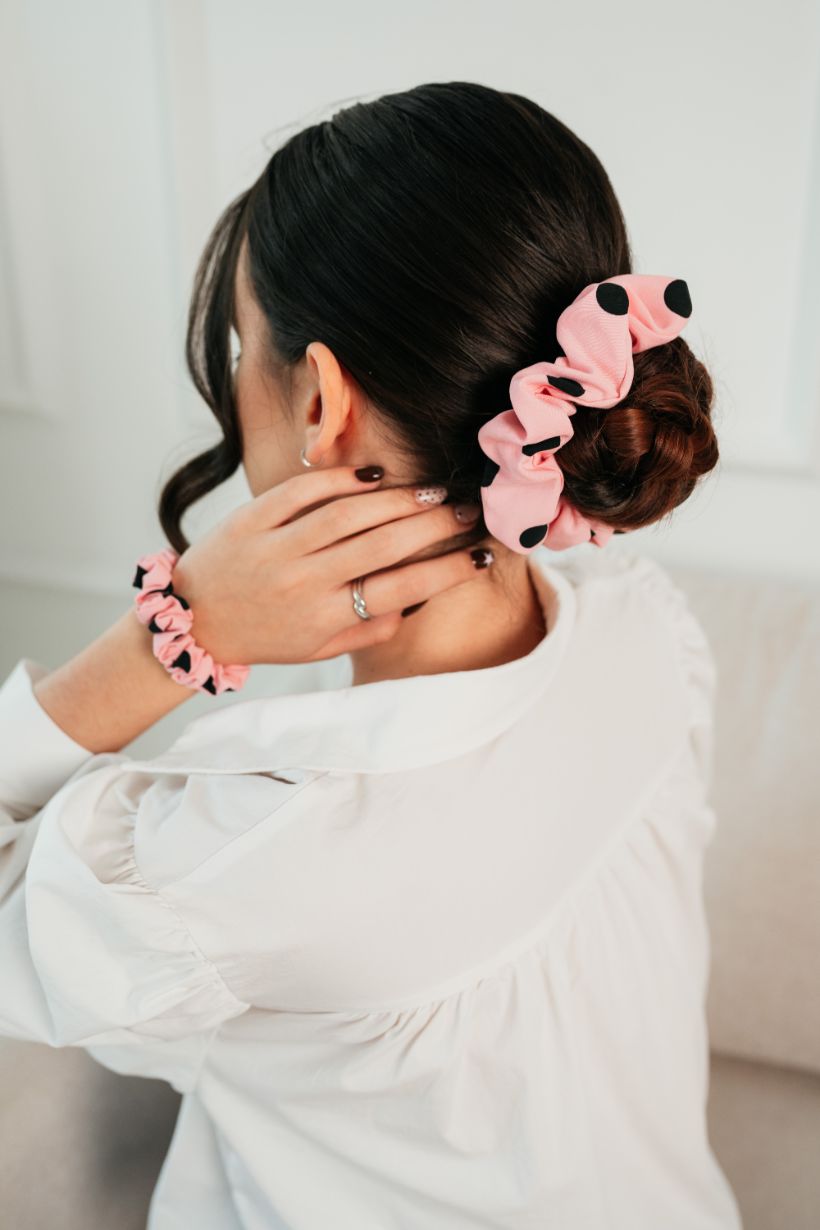 Gumka do włosów w grochy, scrunchie w grochy, groszki, polka dots, groszki