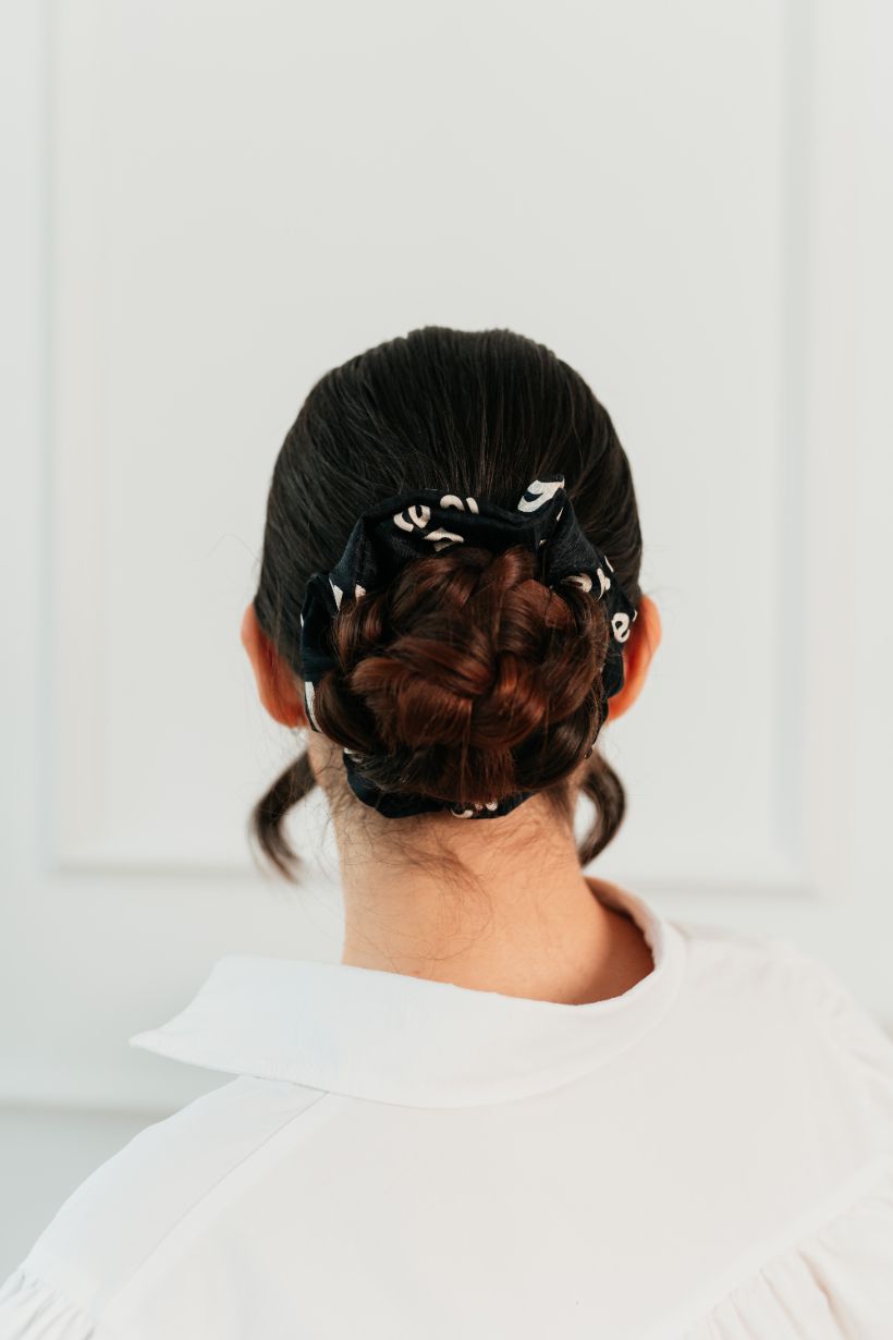 jedwab sygnowany balenciaga scrunchie