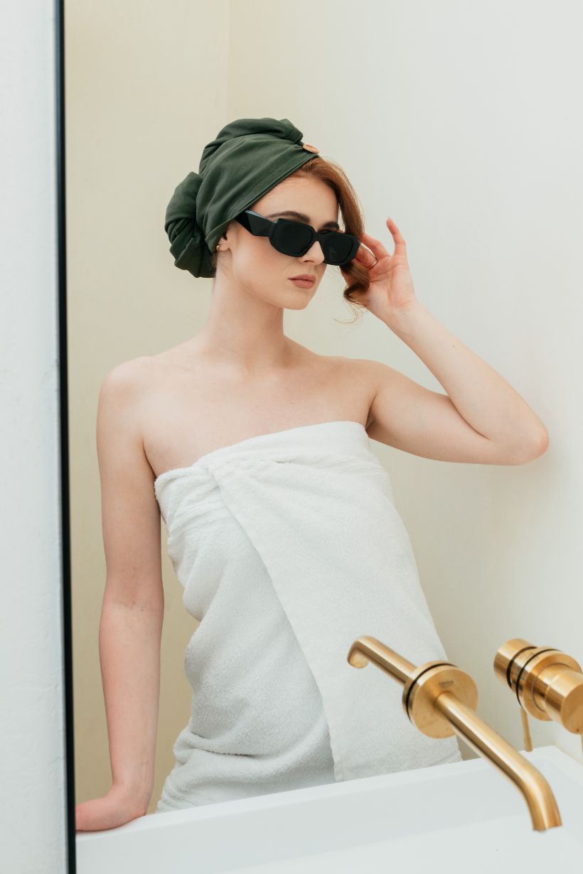 ciemnozielony turban recznik do wlosow